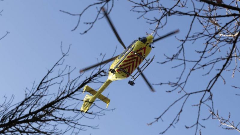 Mentőhelikoptert riasztottak a lezuhant hegymászóhoz.