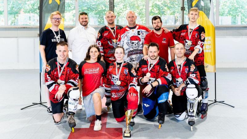 Dunaújváros csapata aranyérmet szerzett az inline hokiban! Ez a győzelem nemcsak az együttes teljesítményét, hanem a város sportéletének élénk dinamizmusát is tükrözi. A játékosok kitartása és elszántsága egy újabb fejezetet nyitott a helyi sporttörténele