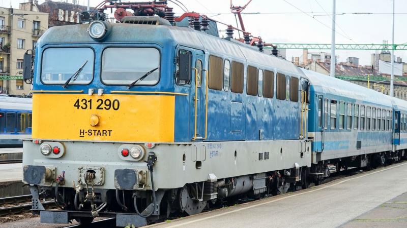 Novembertől a MÁV-nál automatikusan visszatérítik a helyjegy árát.
