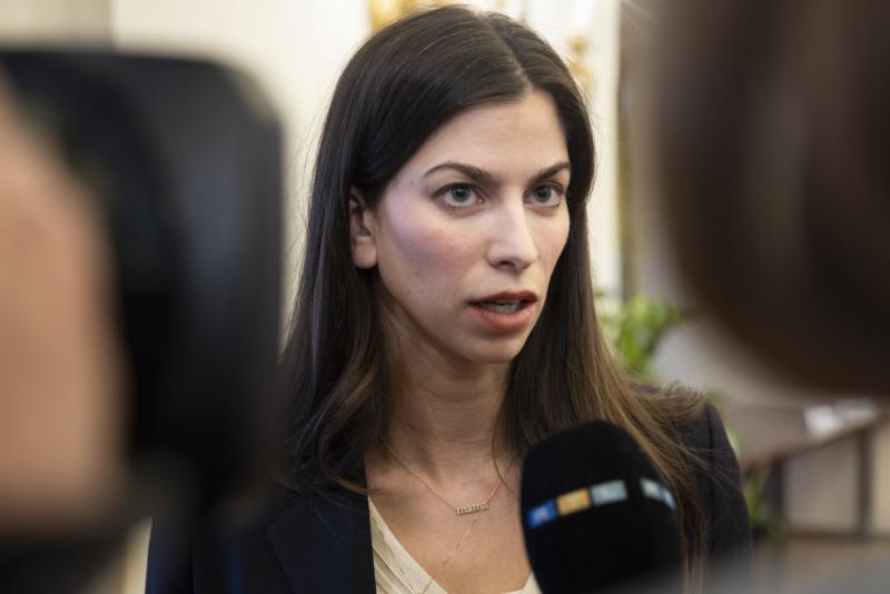 Szentkirályi véleménye szerint Budapest nehéz helyzetbe kerül, mivel 50 milliárd forintért vásárolták meg Rákosrendezőt.