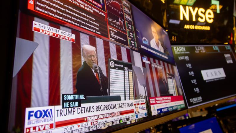 A háború új szakaszba lépett: a közszolgálati média már nem hajlandó behódolni Donald Trumpnak.