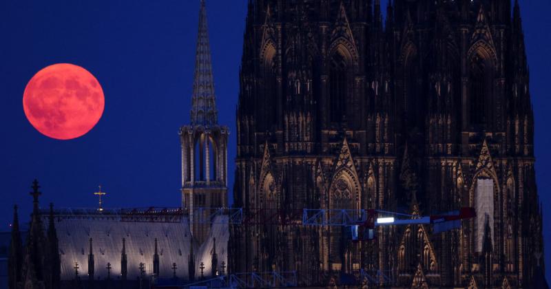 Tömeges erőfeszítések árán valósult meg Európa leglenyűgözőbb gótikus templomának felépítése.