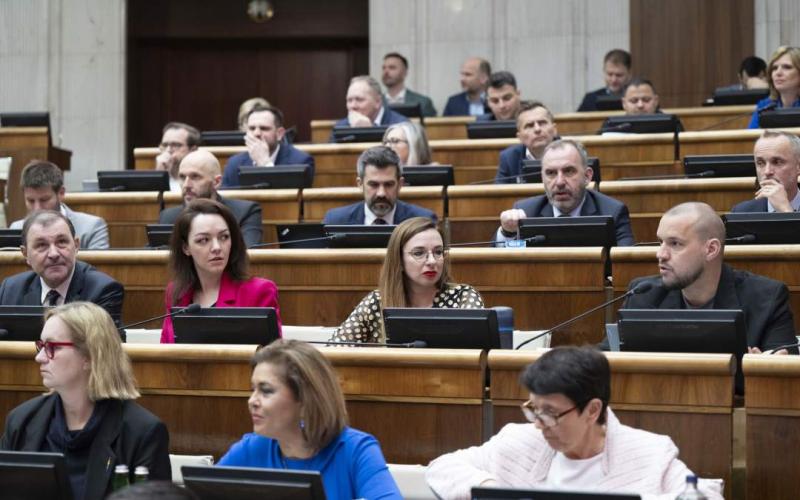 Az ellenzék üdvözli a szankciók megszavazását, miközben éles kritikával illeti a kormányfőt | ma7.sk