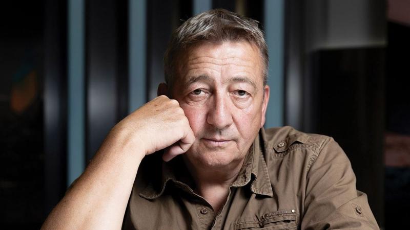 Bayer Zsolt: Miként alkossunk ma újságot?

A modern újságírás kihívásai és lehetőségei folyamatosan változnak, ezért fontos, hogy a szerzők és a kiadók alkalmazkodjanak az új körülményekhez. Az újságírás nem csupán információközlés, hanem egyfajta művésze