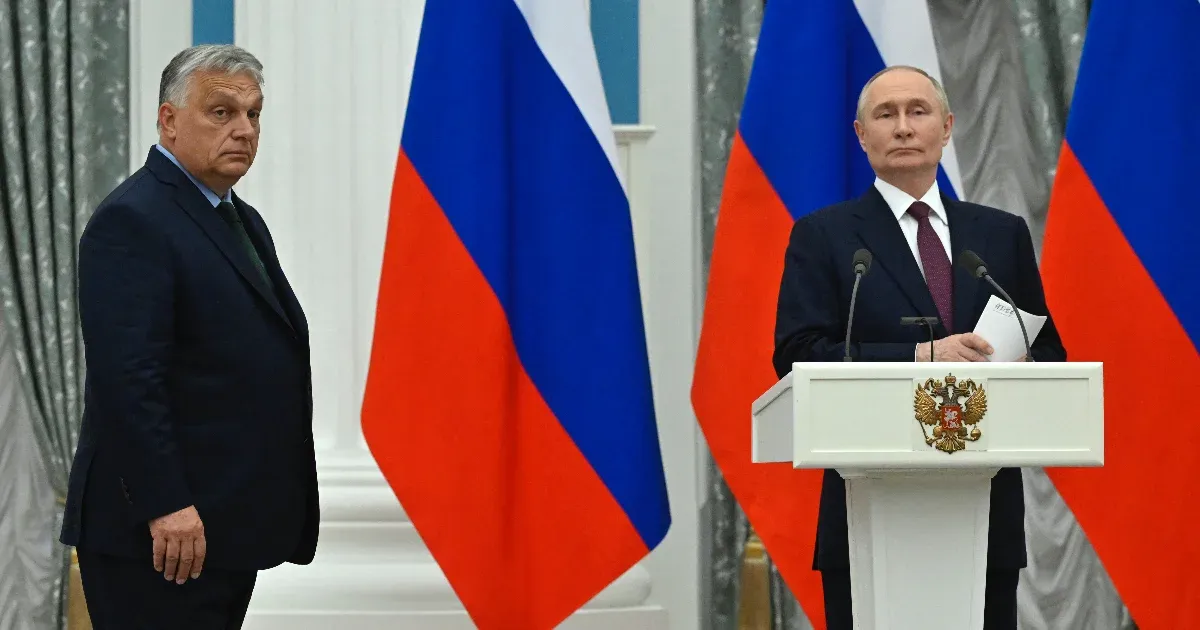 Orbán Viktor valószínűleg a választásokig halogatná az orosz kapcsolatok leválasztásának kidolgozását, azonban az Egyesült Államok sürgeti, hogy ne késlekedjünk ezzel.