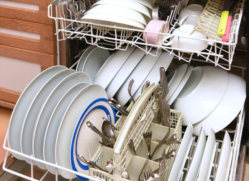 Három gyakori mosogatógép-probléma, amit érdemes elkerülnöd | Startlap Vásárlás

A mosogatógépek nagyban megkönnyítik a mindennapi életünket, de néha előfordulhat, hogy nem úgy működnek, ahogy kellene. Íme három gyakori hibát, amelyeket jobb, ha elkerülsz