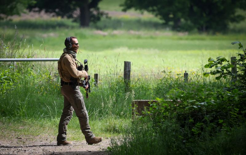 Belgiumban nyomozást indítanak a katonai bázis felett cikázó drónok miatt. A légteret megsértő eszközök aggasztó jelenséget jelentenek, és a hatóságok komolyan veszik a helyzetet, hogy megállapítsák a repülőgépek eredetét és célját.