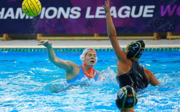 Tudom, hogy megérkezett a kötelező anyag!